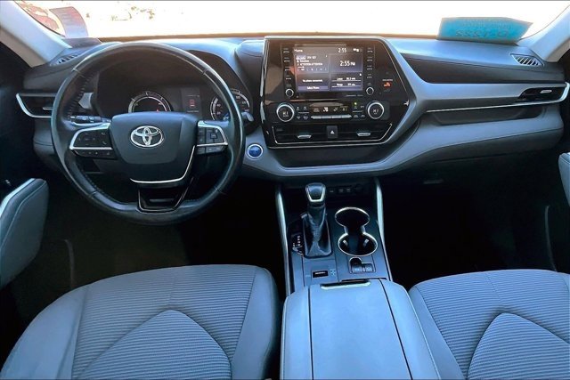 Used 2020 Toyota Highlander LE image 7