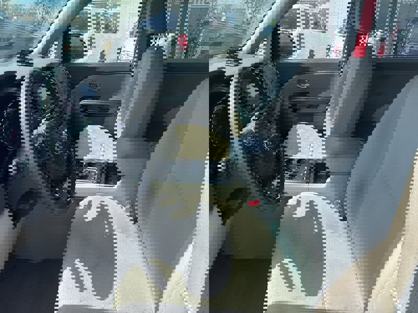 Used 2015 Kia Sedona LX image 14