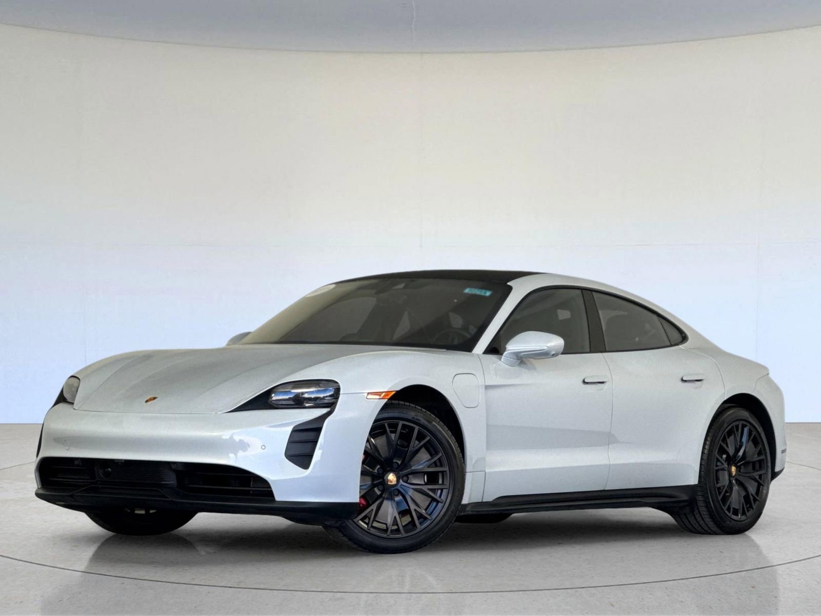 Certified 2024 Porsche Taycan GTS image 1