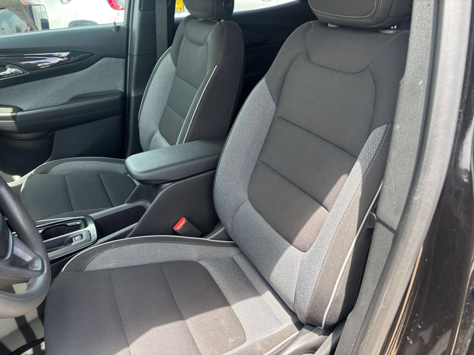 Used 2025 Chevrolet TrailBlazer LT FWD image 34