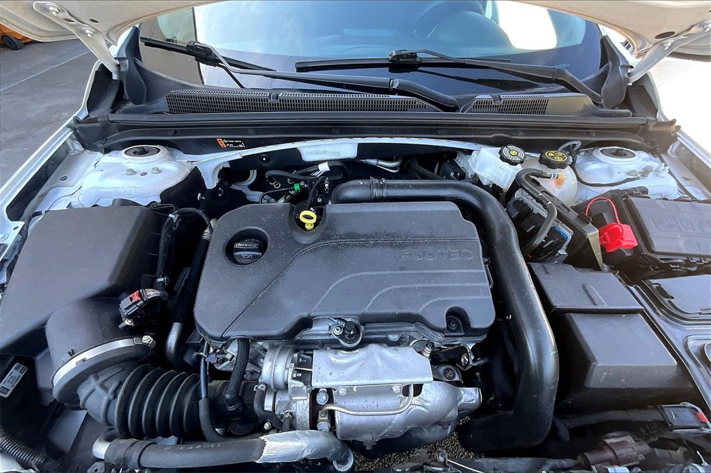 Used 2023 Chevrolet Malibu LT image 28