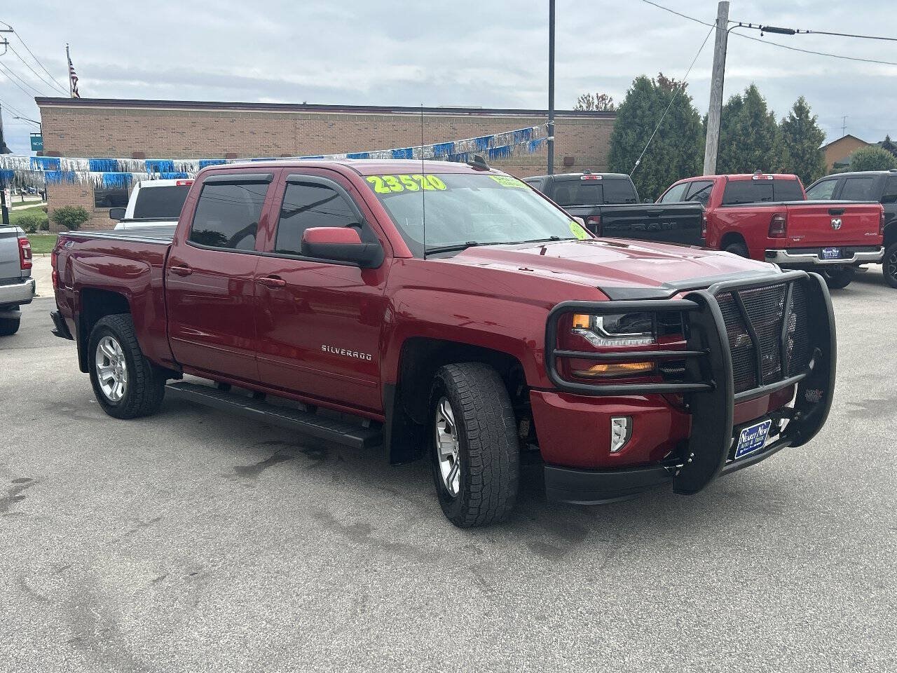 Used 2018 Chevrolet Silverado 1500 LT w/ All Star Edition AWD/4WD image 7