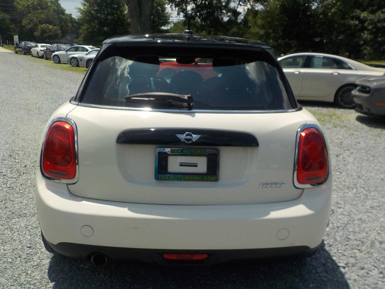 Used 2016 MINI Cooper 4-Door Hardtop FWD image 4