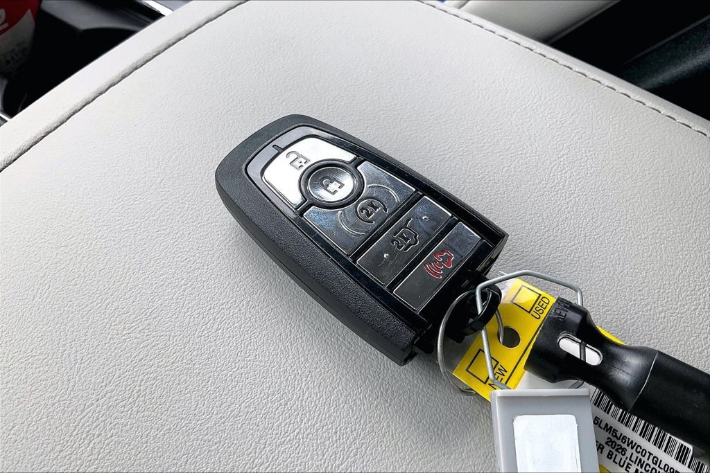 Used 2026 Lincoln Aviator 2WD image 35