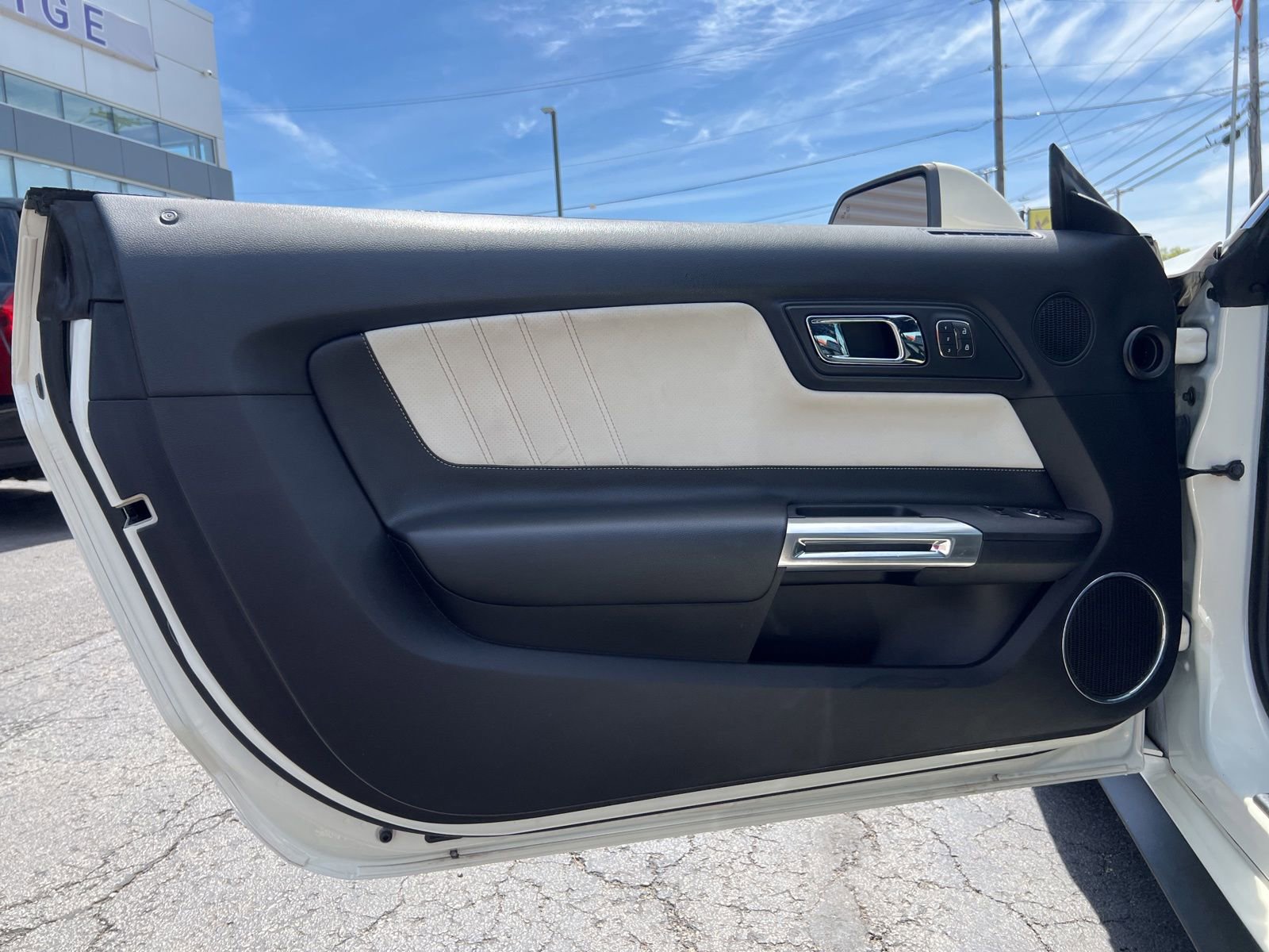 Used 2015 Ford Mustang 50 Years RWD image 22