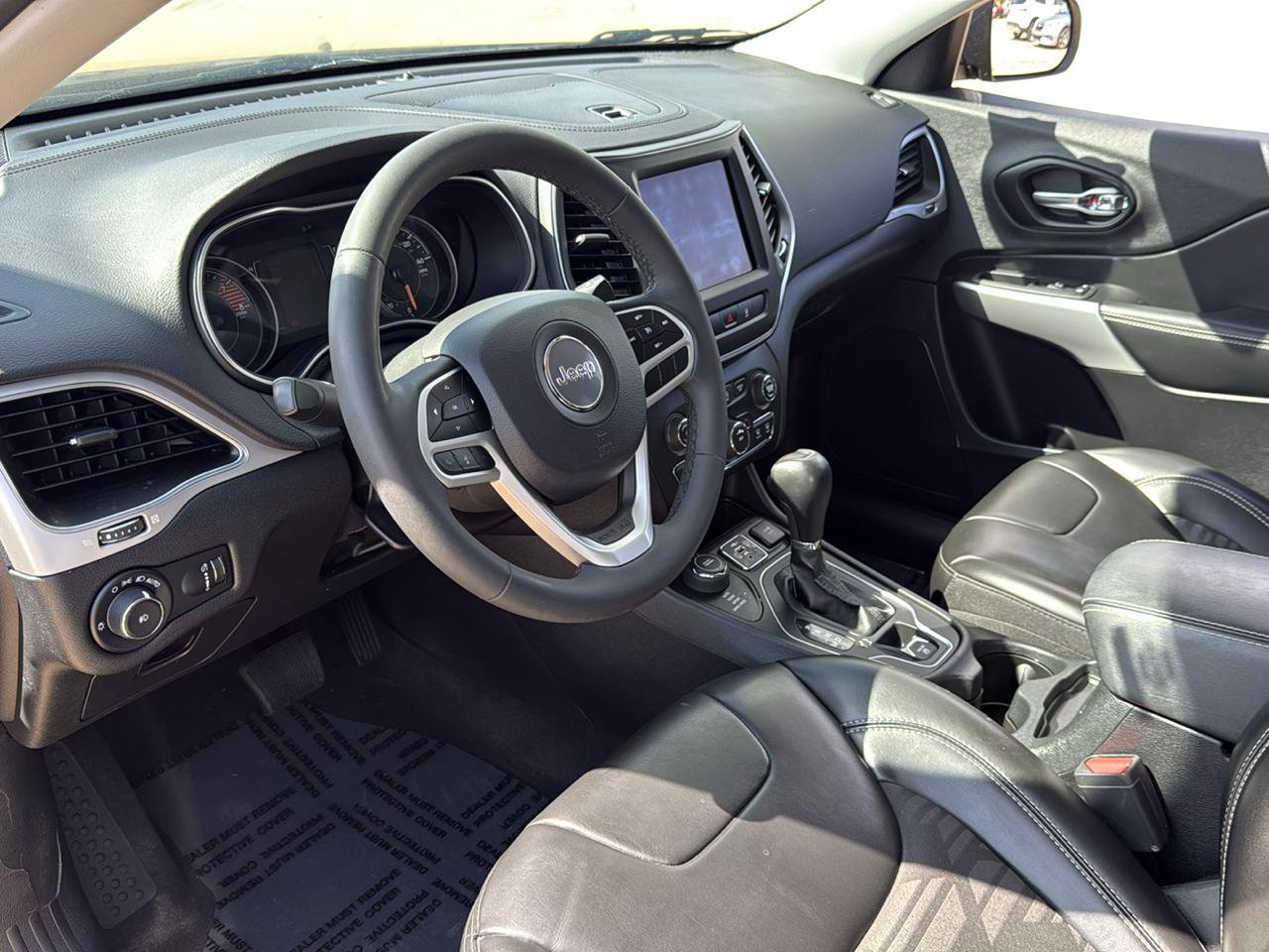 Used 2022 Jeep Cherokee Latitude AWD/4WD image 18