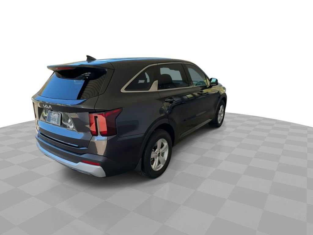 Used 2025 Kia Sorento LX image 8