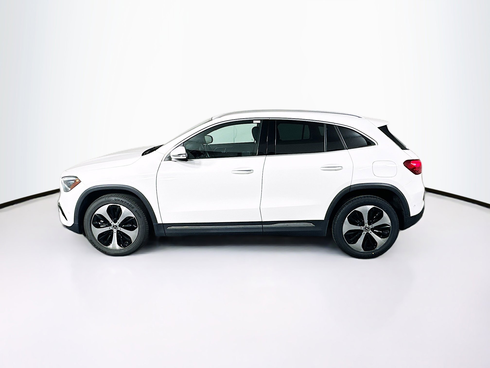 Used 2025 Mercedes-Benz GLA 250 image 4