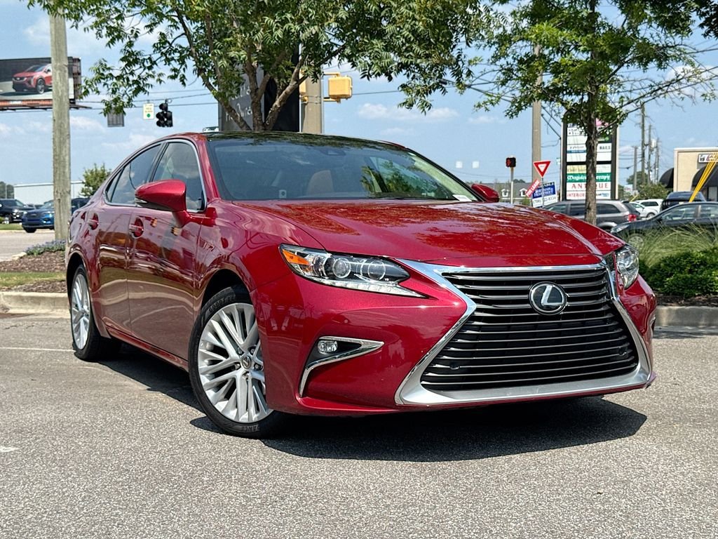 Used 2017 Lexus ES 350 w/ Ultra Luxury Package FWD video 2