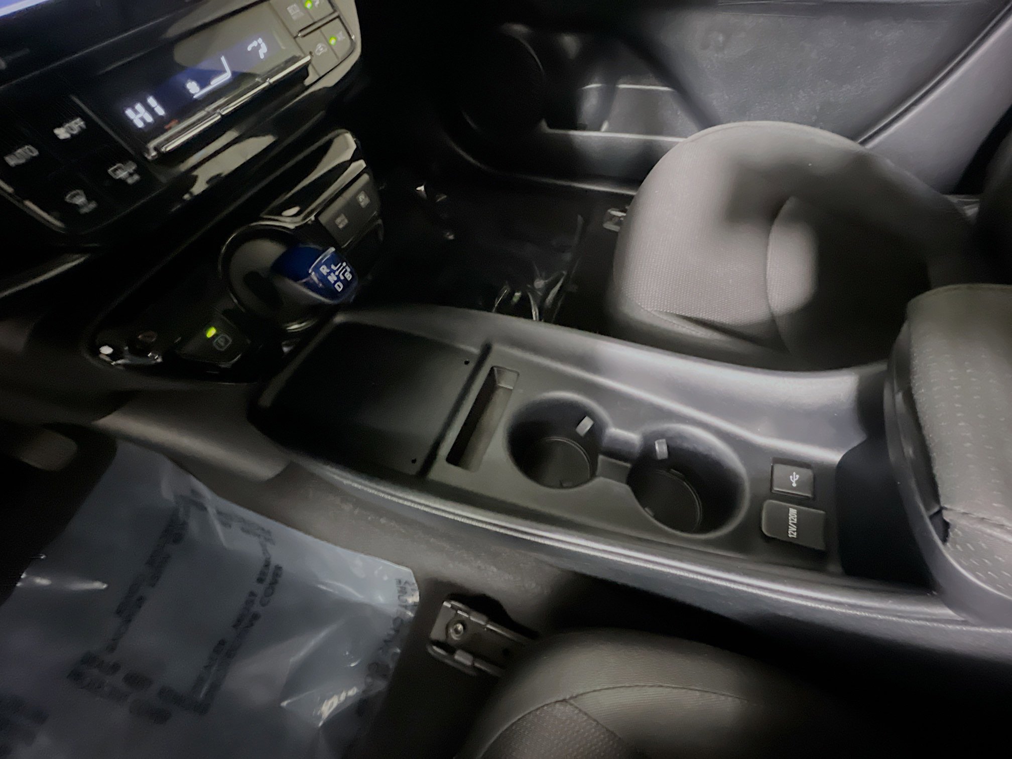 Used 2022 Toyota Prius L Eco image 25