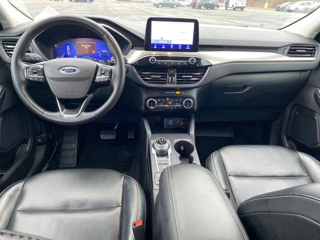 Used 2022 Ford Escape Titanium AWD/4WD image 5