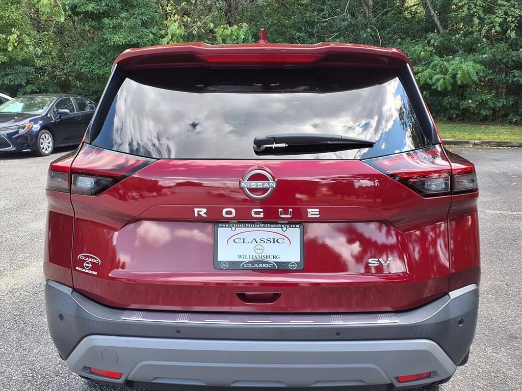 Used 2023 Nissan Rogue SV image 6