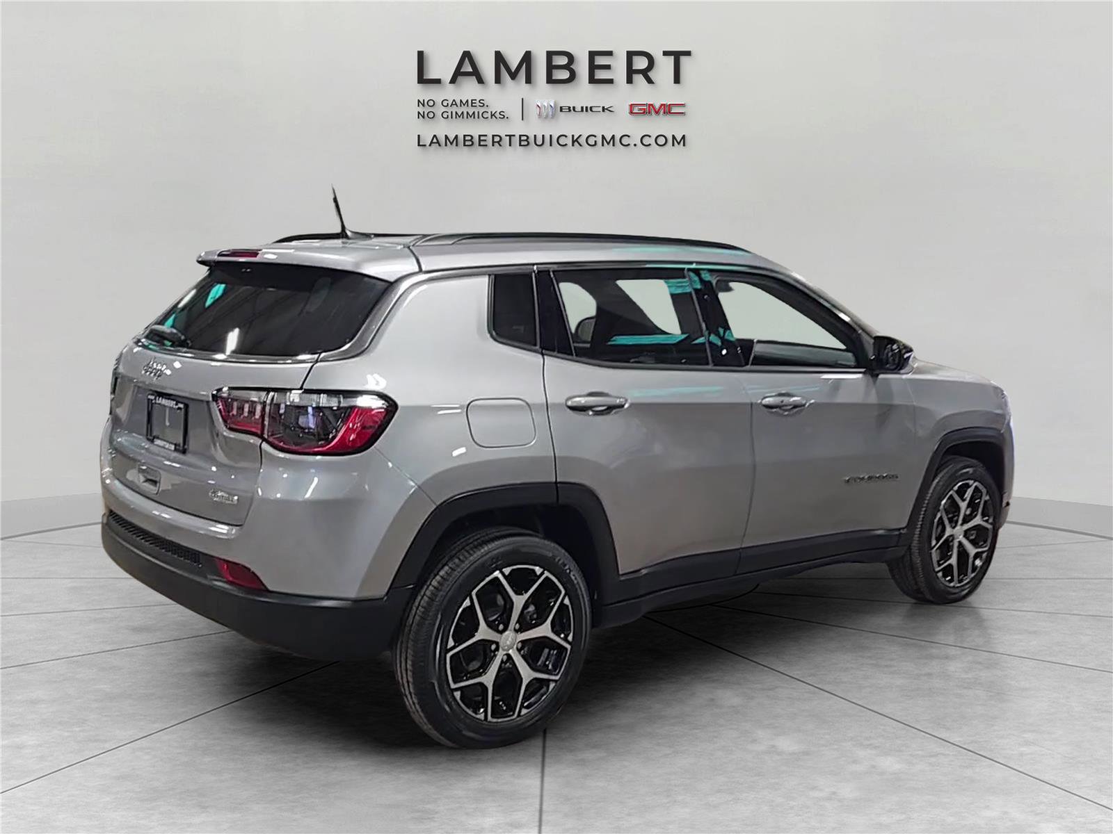 Used 2024 Jeep Compass Latitude image 6