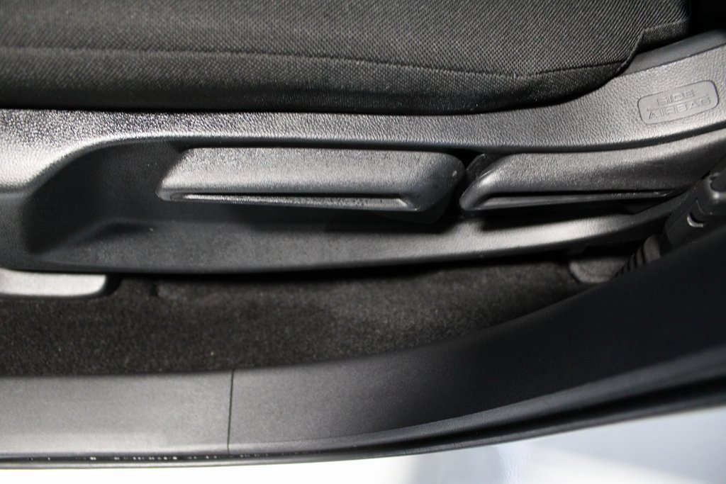 Used 2025 Honda HR-V LX image 10