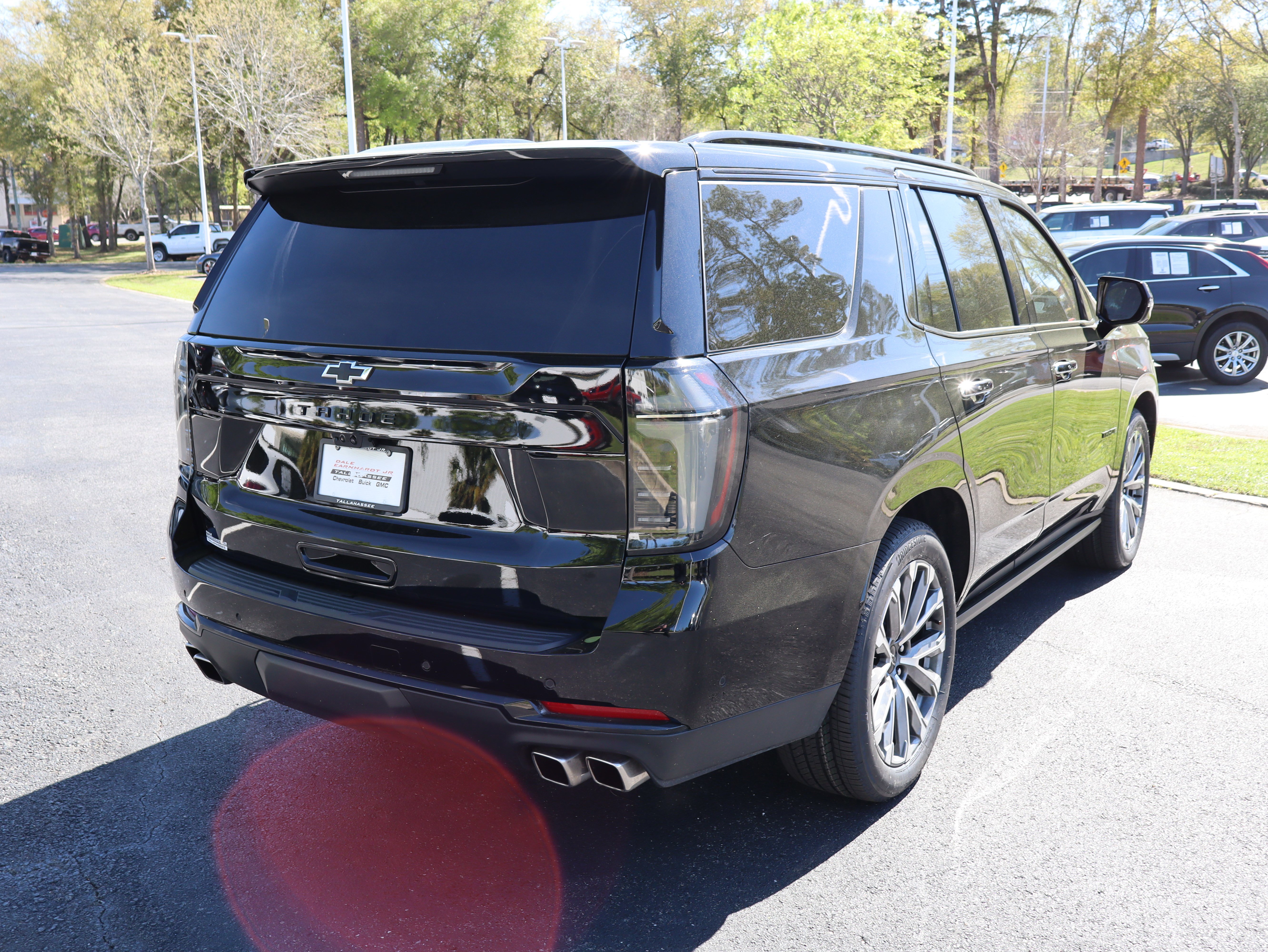 Used 2025 Chevrolet Tahoe High Country AWD/4WD image 9