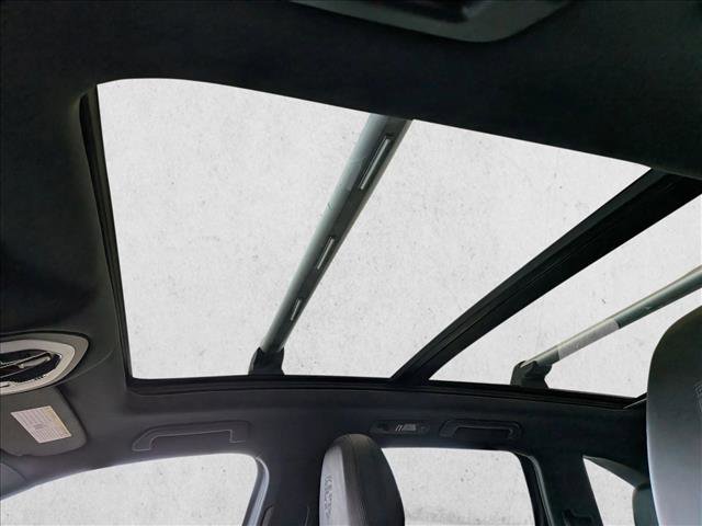 Used 2016 Porsche Cayenne S image 18