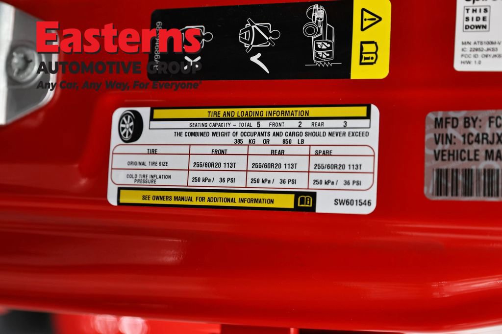 Used 2025 Jeep Wrangler Unlimited Sahara image 35