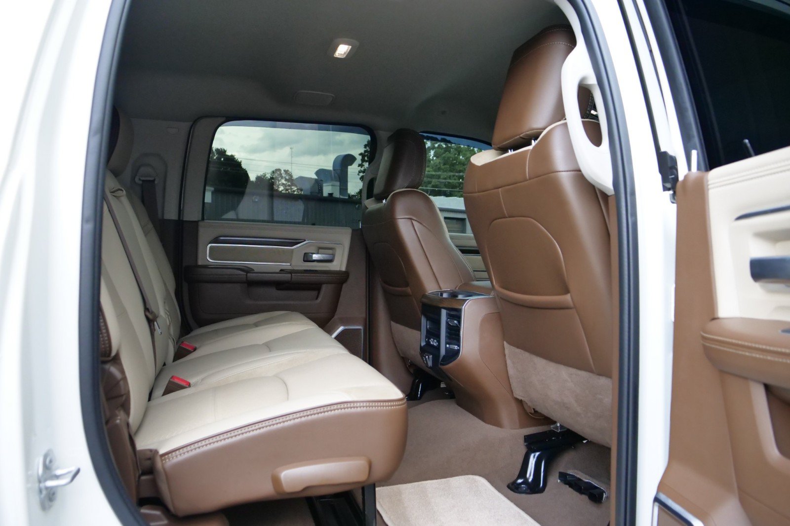 Used 2023 RAM 2500 Laramie AWD/4WD image 42