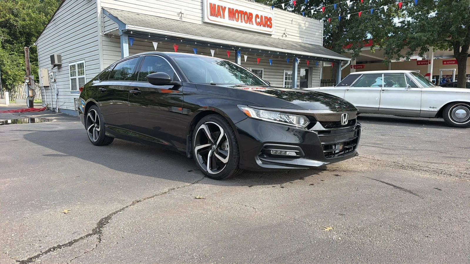 Used 2018 Honda Accord Sport image 2