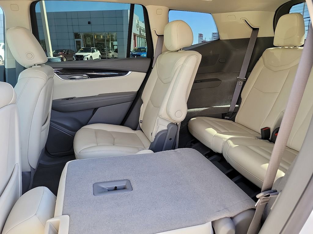 Used 2021 Cadillac XT6 Premium Luxury image 16