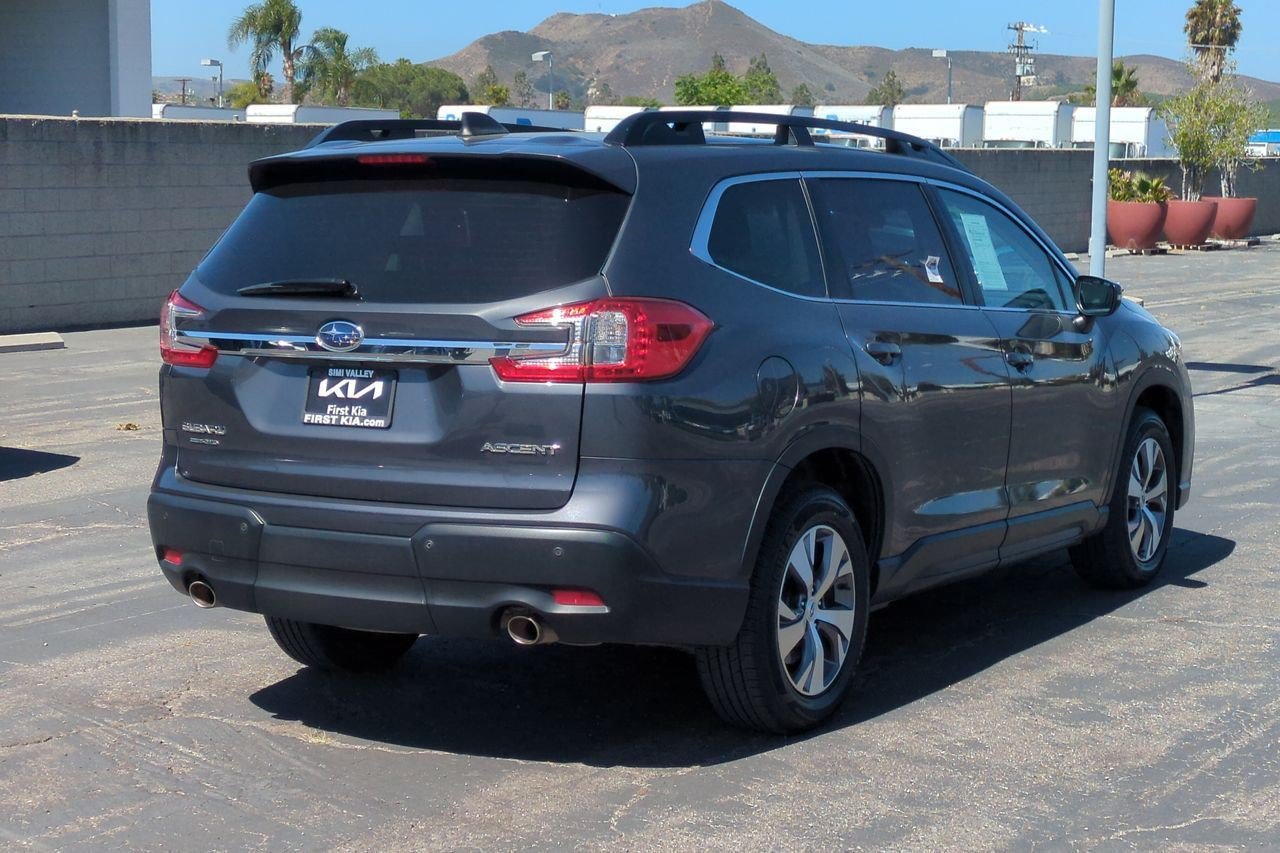 Used 2023 Subaru Ascent Premium w/ Convenience Package AWD/4WD image 6