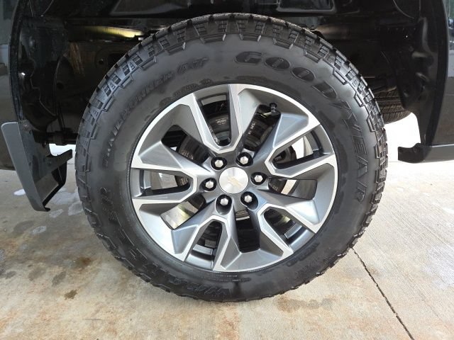 Used 2024 Chevrolet Silverado 1500 LT AWD/4WD image 68