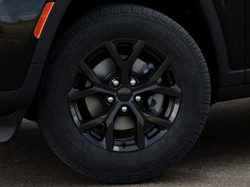 New 2026 Jeep Grand Cherokee Altitude RWD image 8