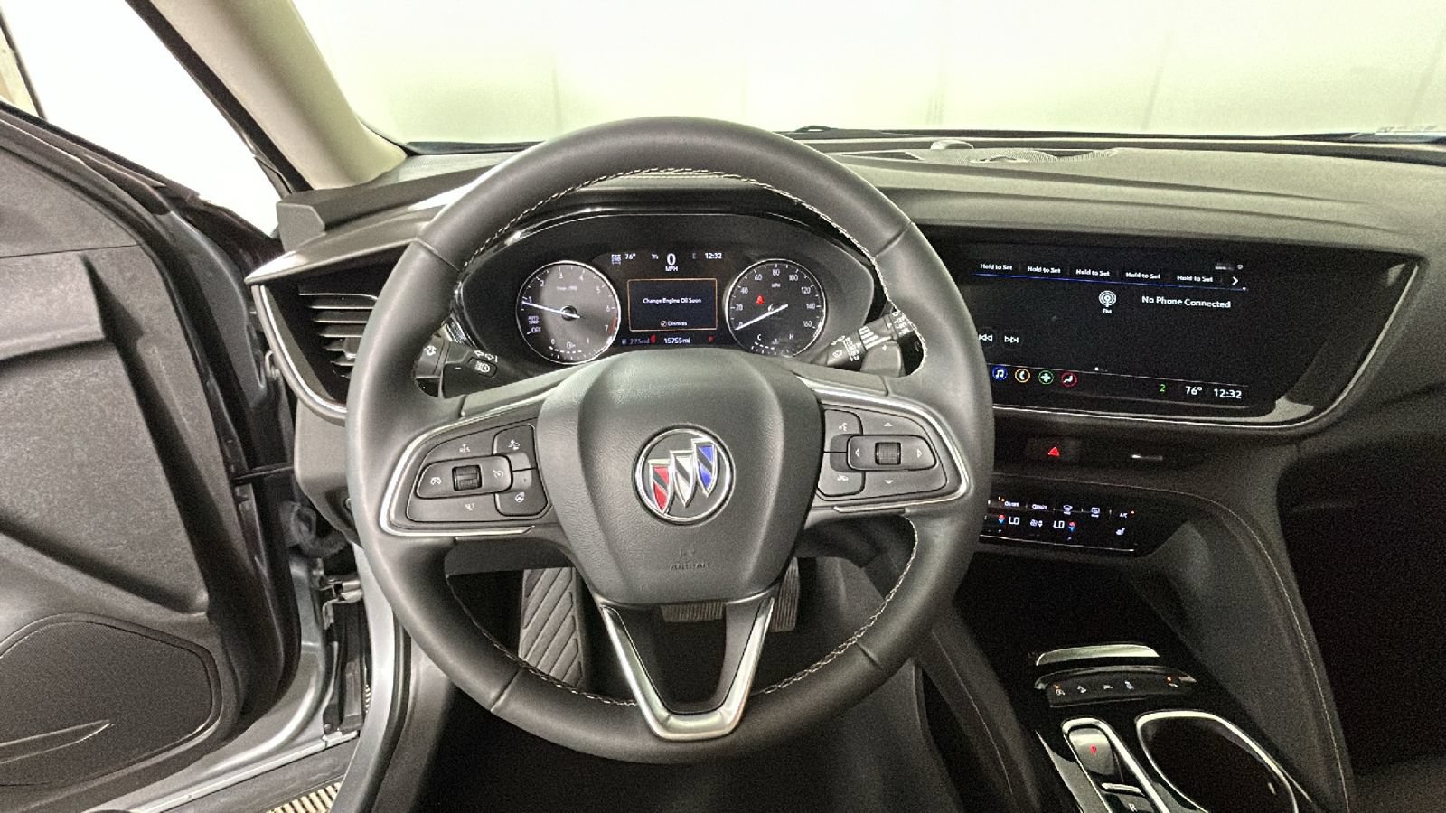 Used 2023 Buick Envision Essence AWD/4WD image 17