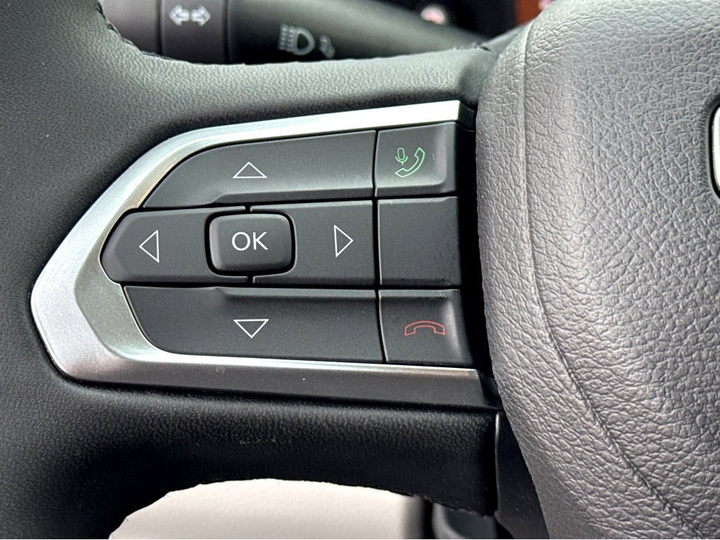 Certified 2024 Jeep Compass Latitude image 16