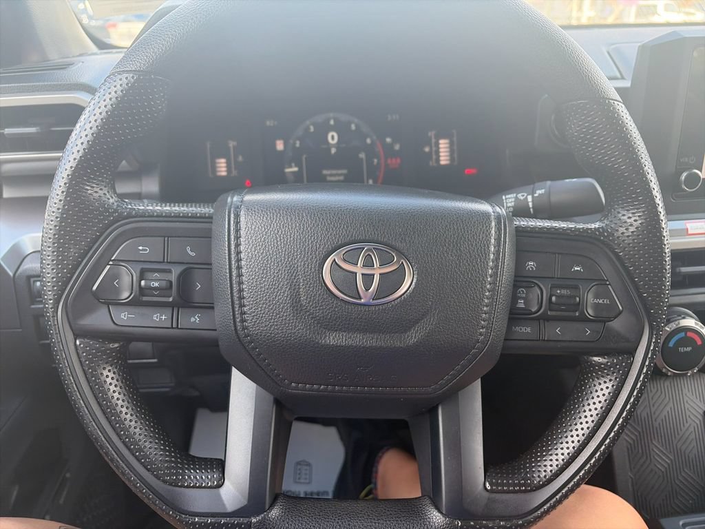 Used 2025 Toyota Tacoma SR5 AWD/4WD image 26