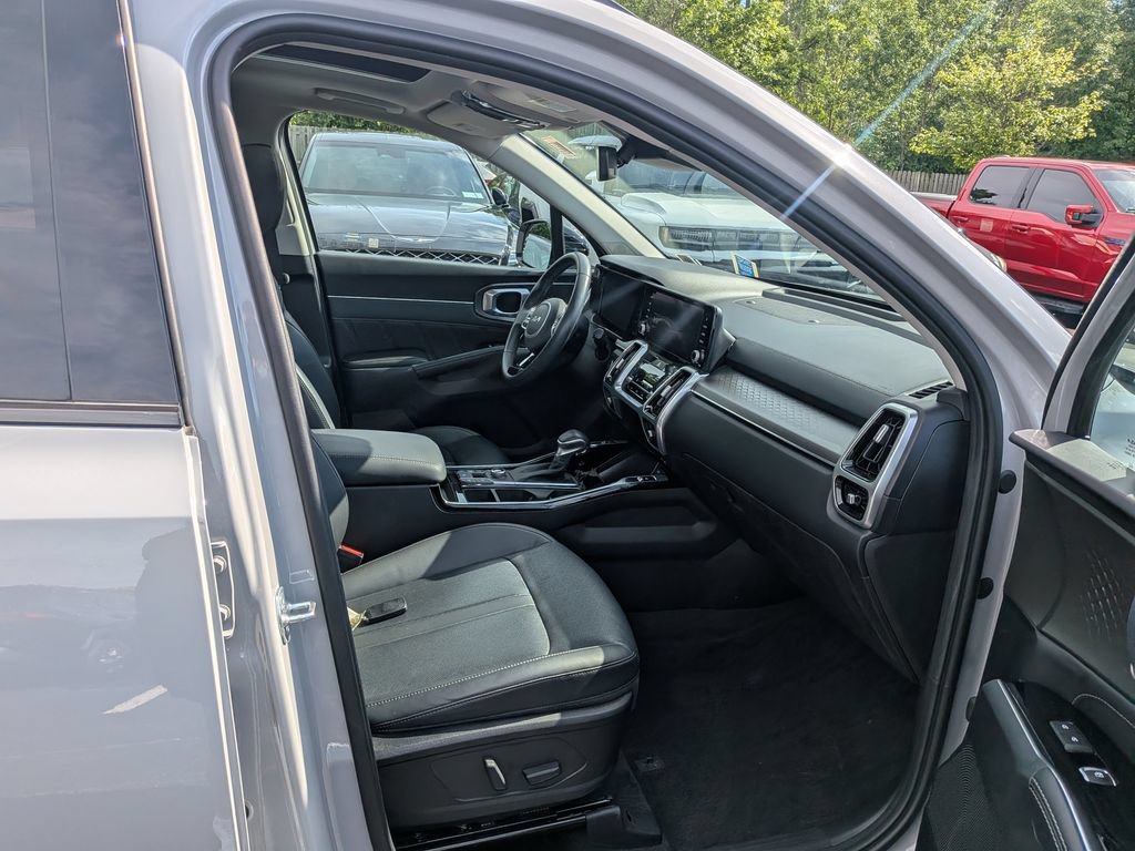Used 2023 Kia Sorento SX AWD/4WD image 40