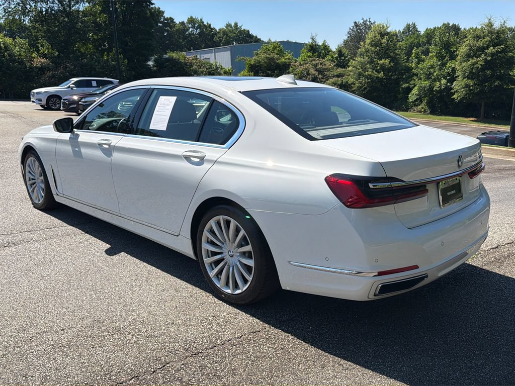 Used 2022 BMW 740i w/ Premium Package RWD image 5