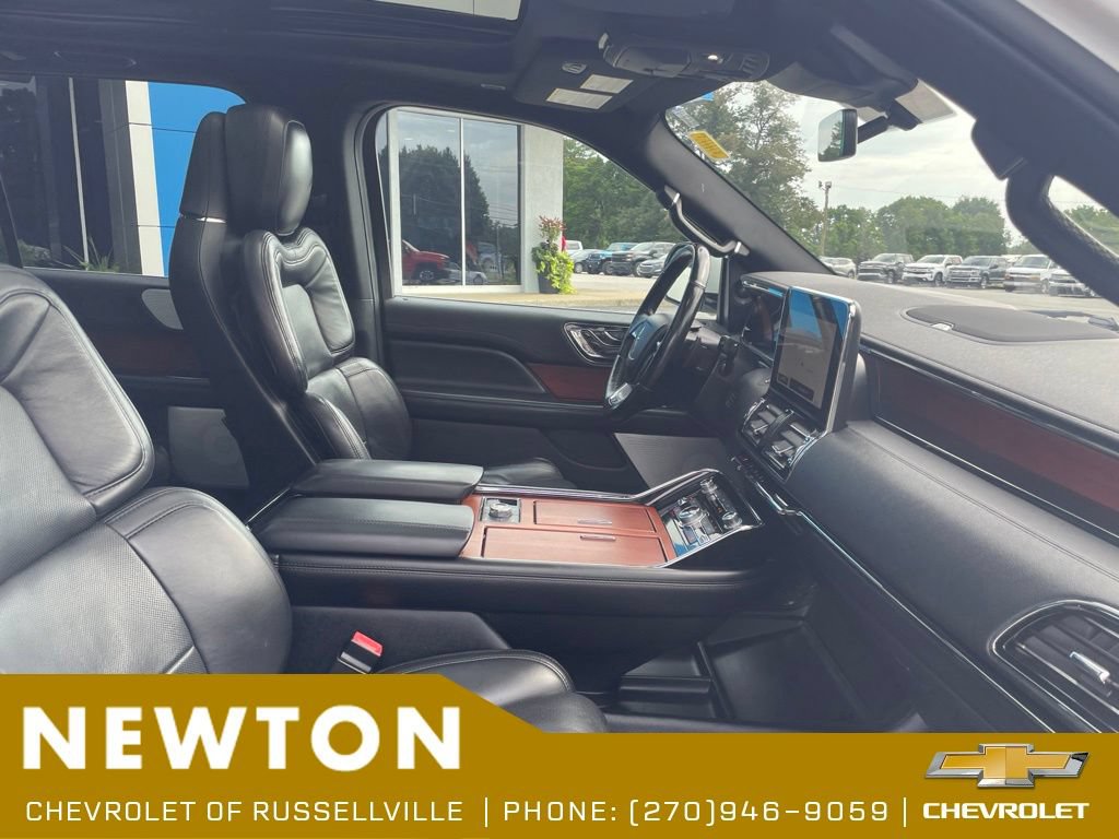 Used 2020 Lincoln Navigator Reserve w/ Equipment Group 208A Reserve AWD/4WD image 25