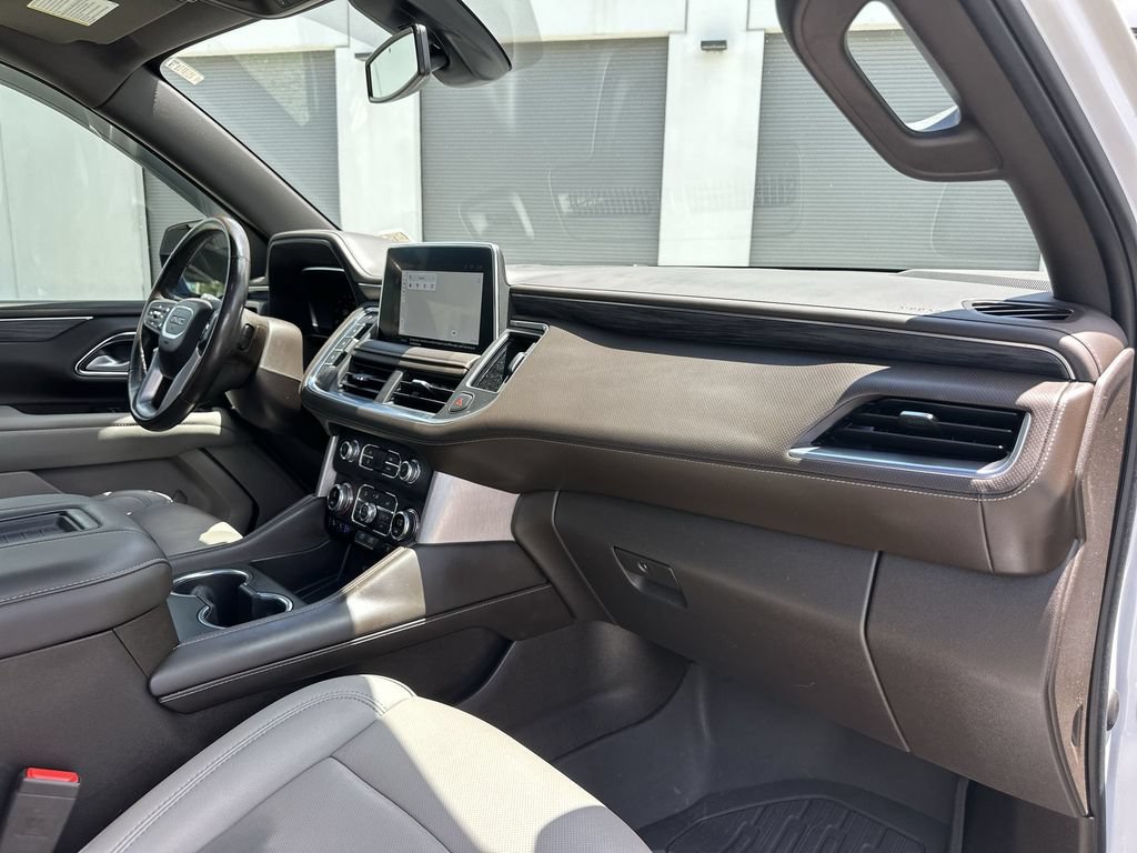 Certified 2022 GMC Yukon SLT w/ SLT Premium Package AWD/4WD image 29