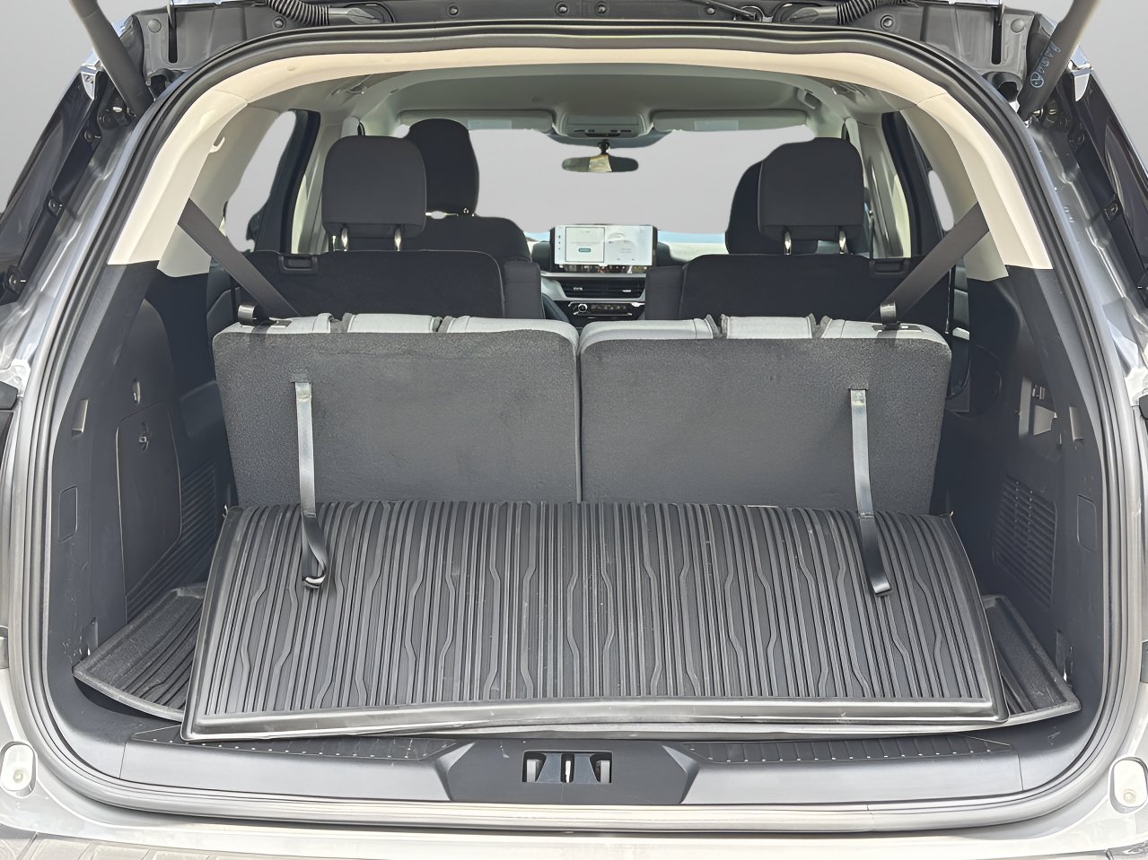 Used 2026 Ford Explorer Active RWD image 8