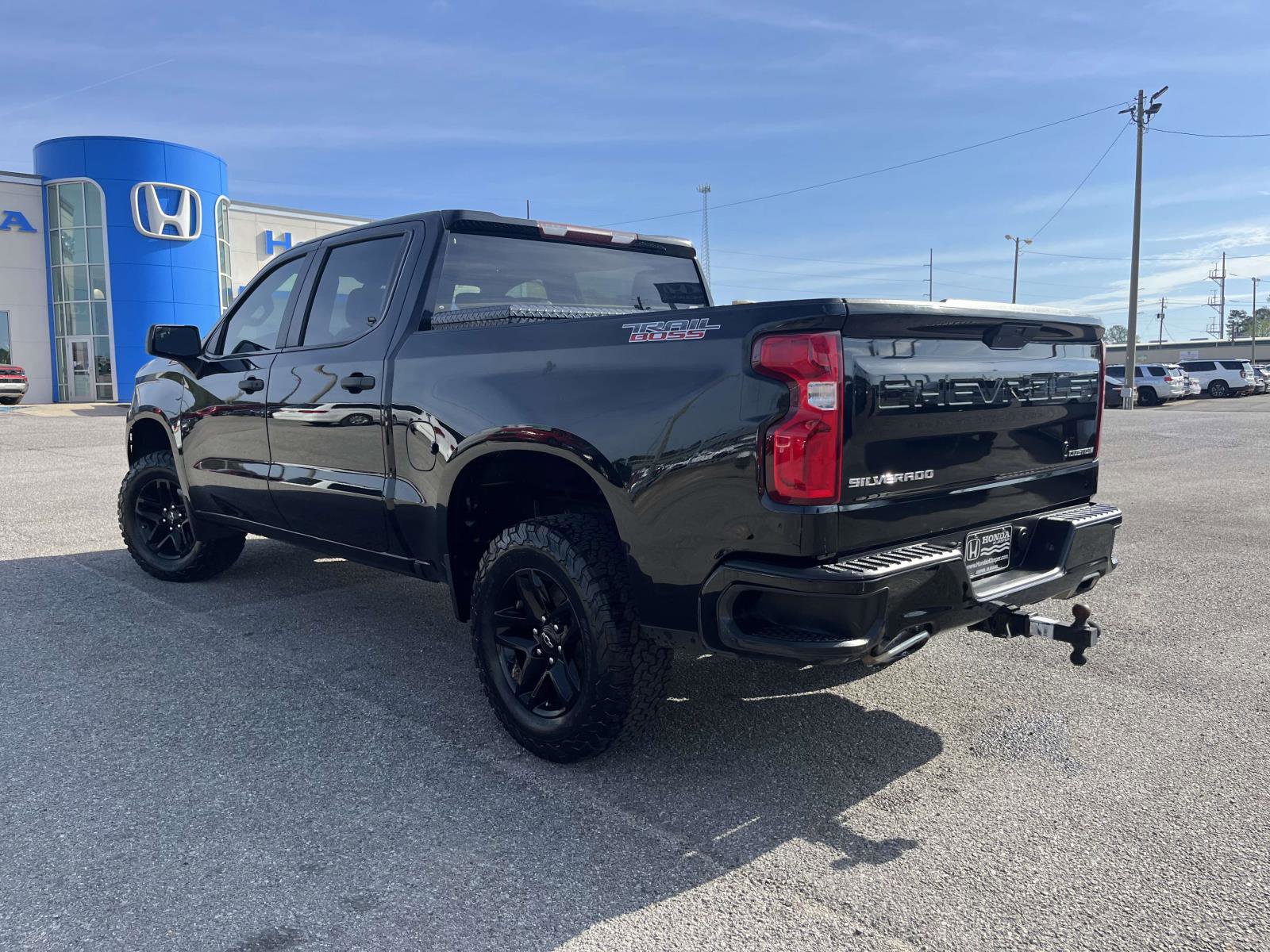 Used 2019 Chevrolet Silverado 1500 Custom Trail Boss w/ Custom Convenience Package image 5