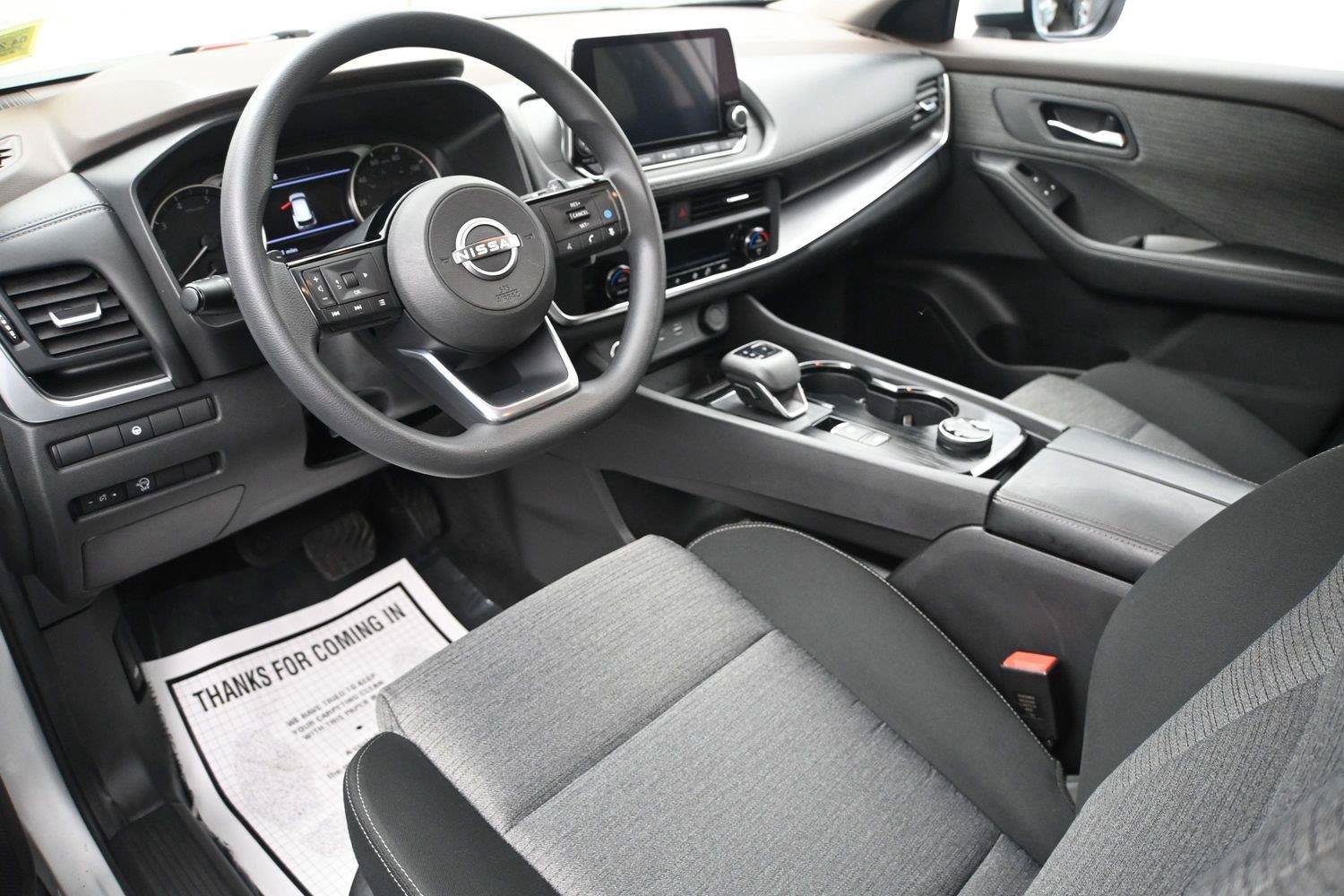 Used 2023 Nissan Rogue SV AWD/4WD image 2