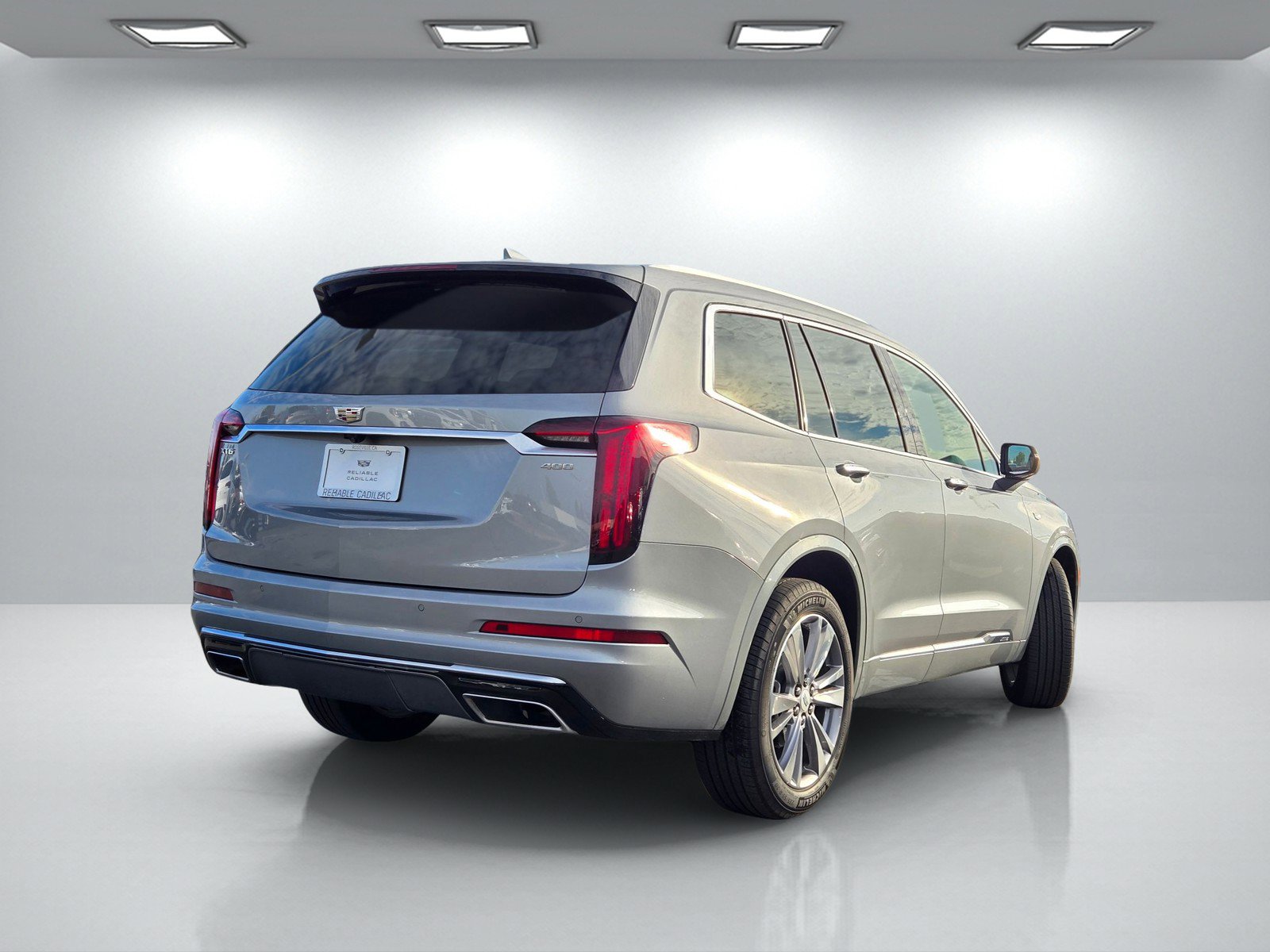 Certified 2025 Cadillac XT6 Premium Luxury image 4