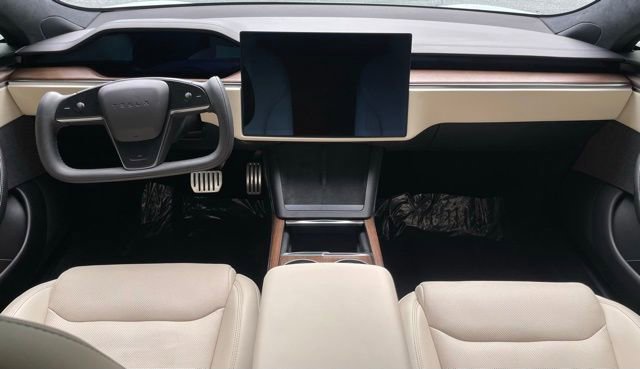 Used 2022 Tesla Model S AWD/4WD image 16