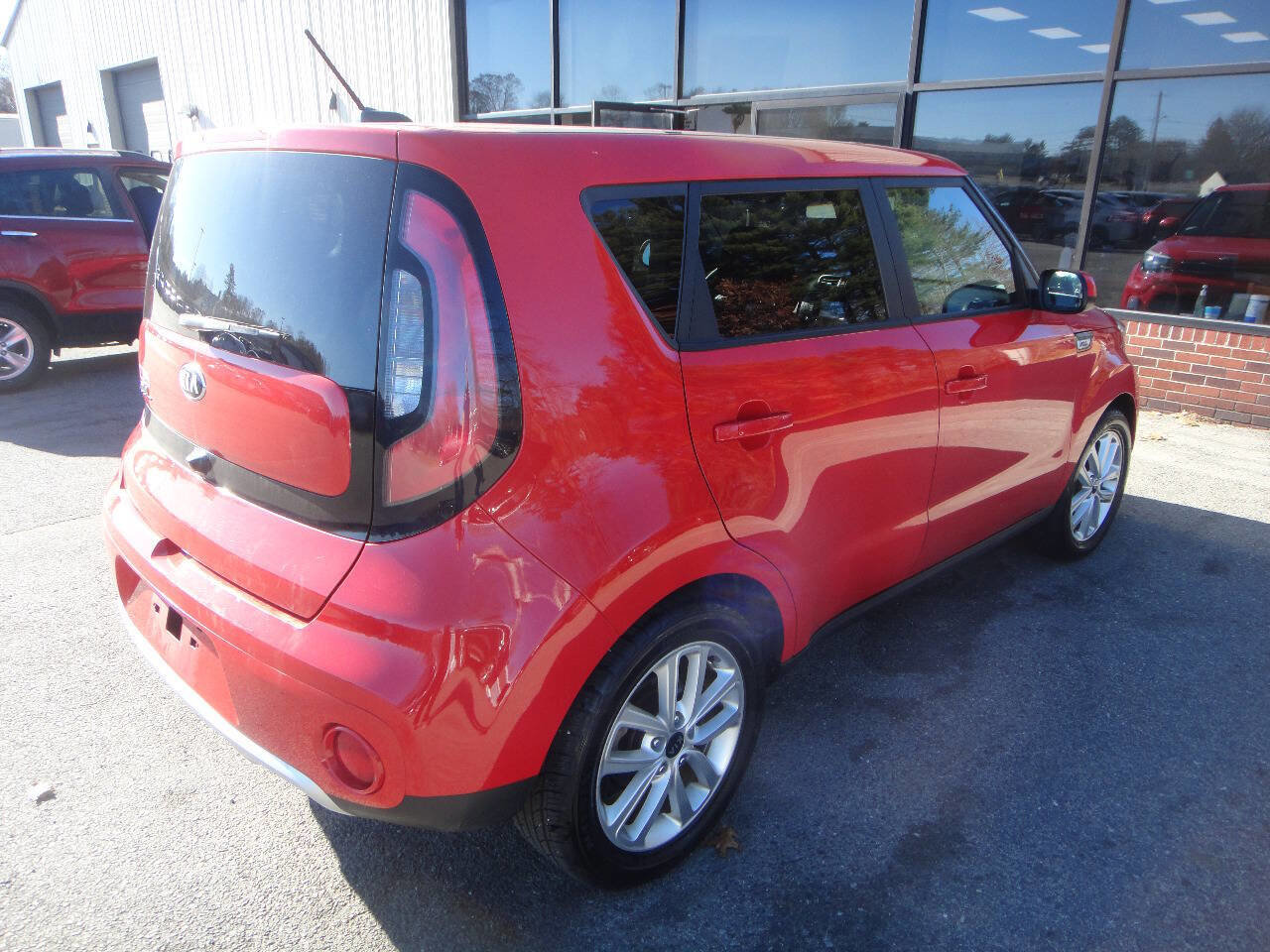 Used 2017 Kia Soul + FWD image 6