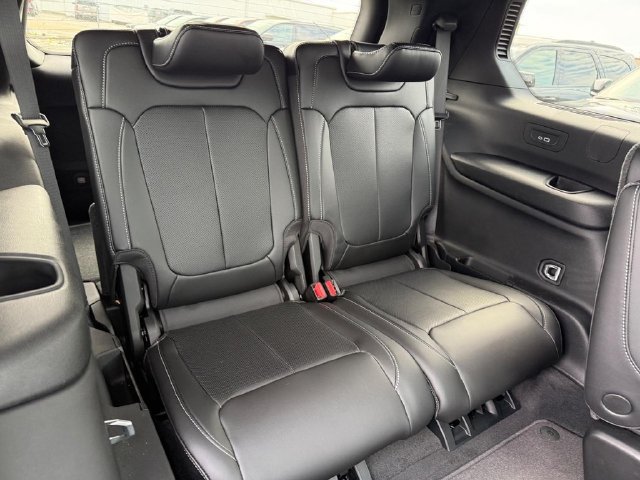 New 2026 Jeep Grand Cherokee L Limited w/ Luxury Tech Group II AWD/4WD image 12