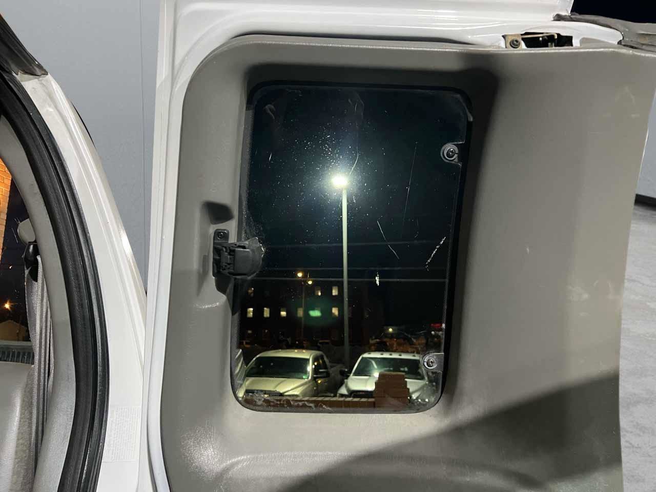 Used 2006 Ford F350 XLT image 26