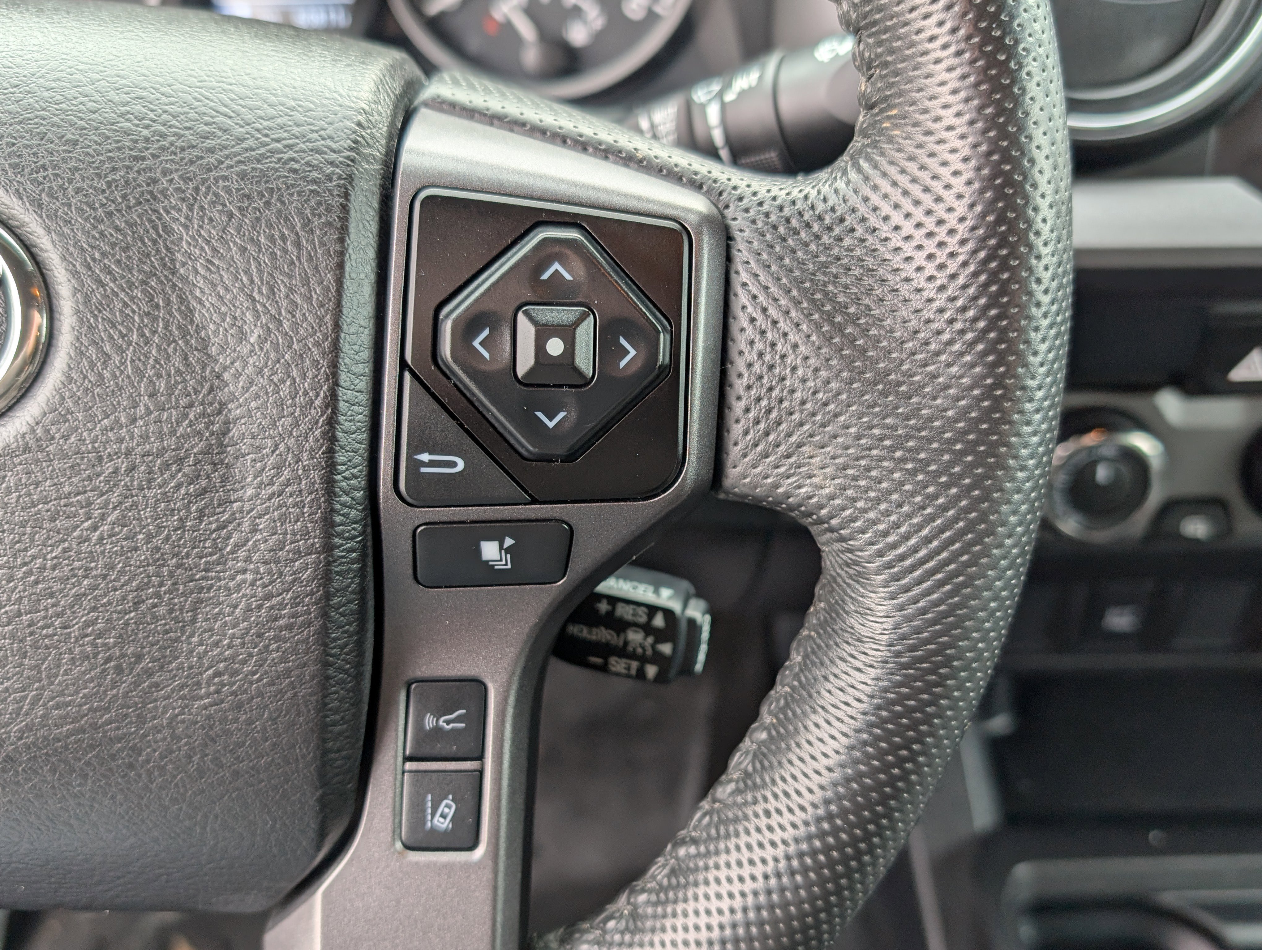 Used 2022 Toyota Tacoma TRD Sport image 19