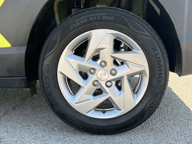 Used 2024 Hyundai Kona SE image 11