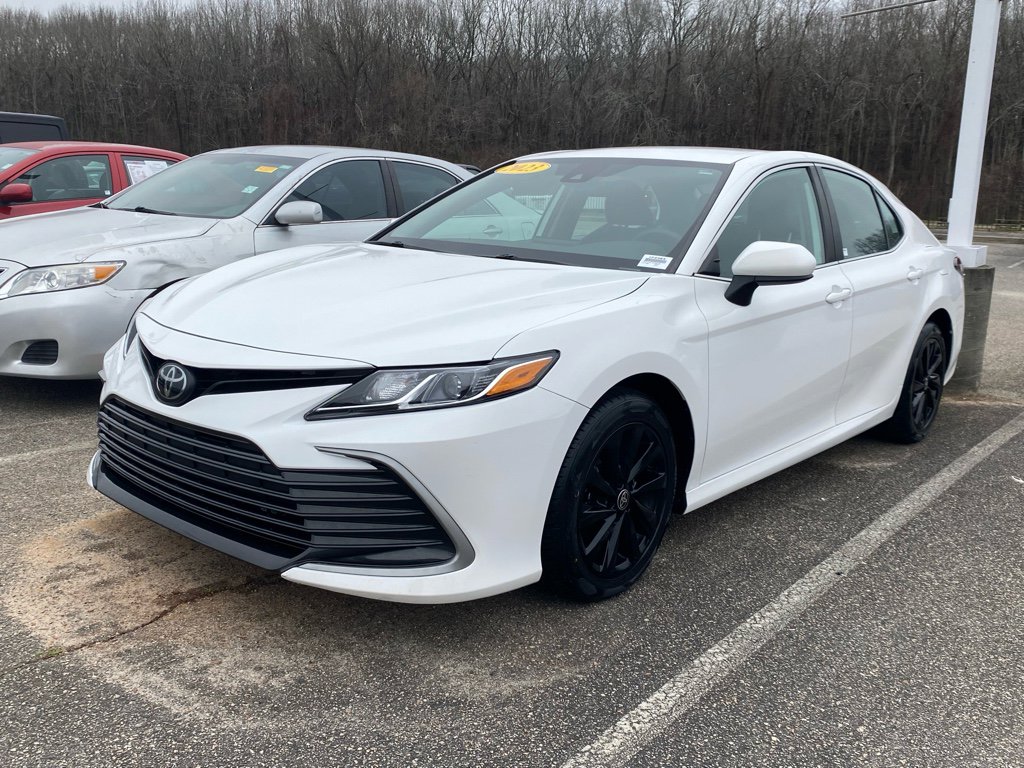 Used 2023 Toyota Camry LE video 2