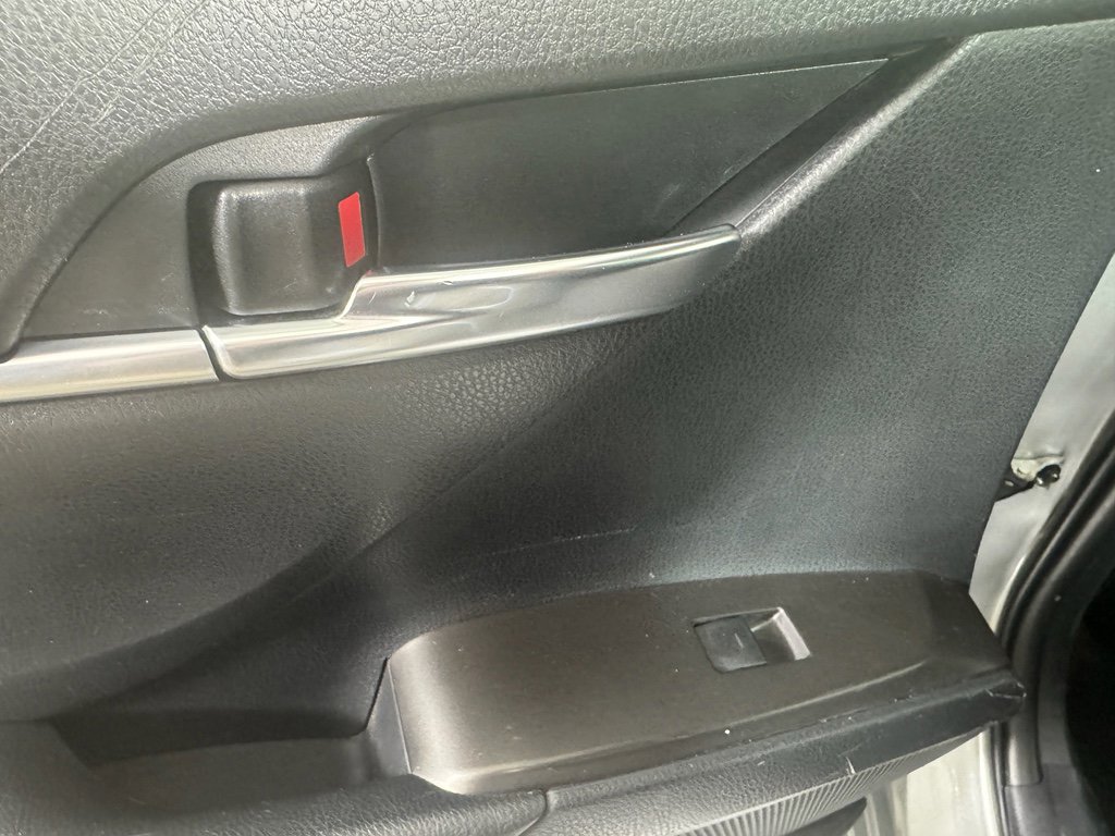 Used 2021 Toyota Camry LE image 32