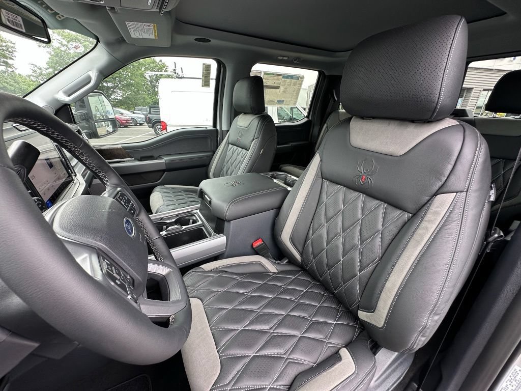 New 2026 Ford F250 Lariat w/ Black Appearance Package AWD/4WD image 17