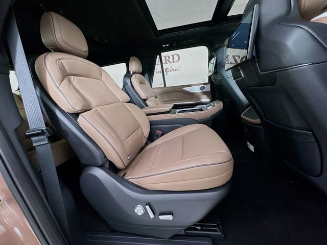 New 2025 Lincoln Navigator L Black Label AWD/4WD image 31