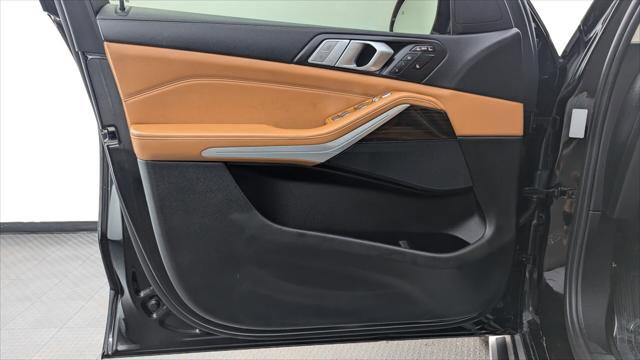 Used 2019 BMW X7 xDrive40i w/ Cold Weather Package image 13