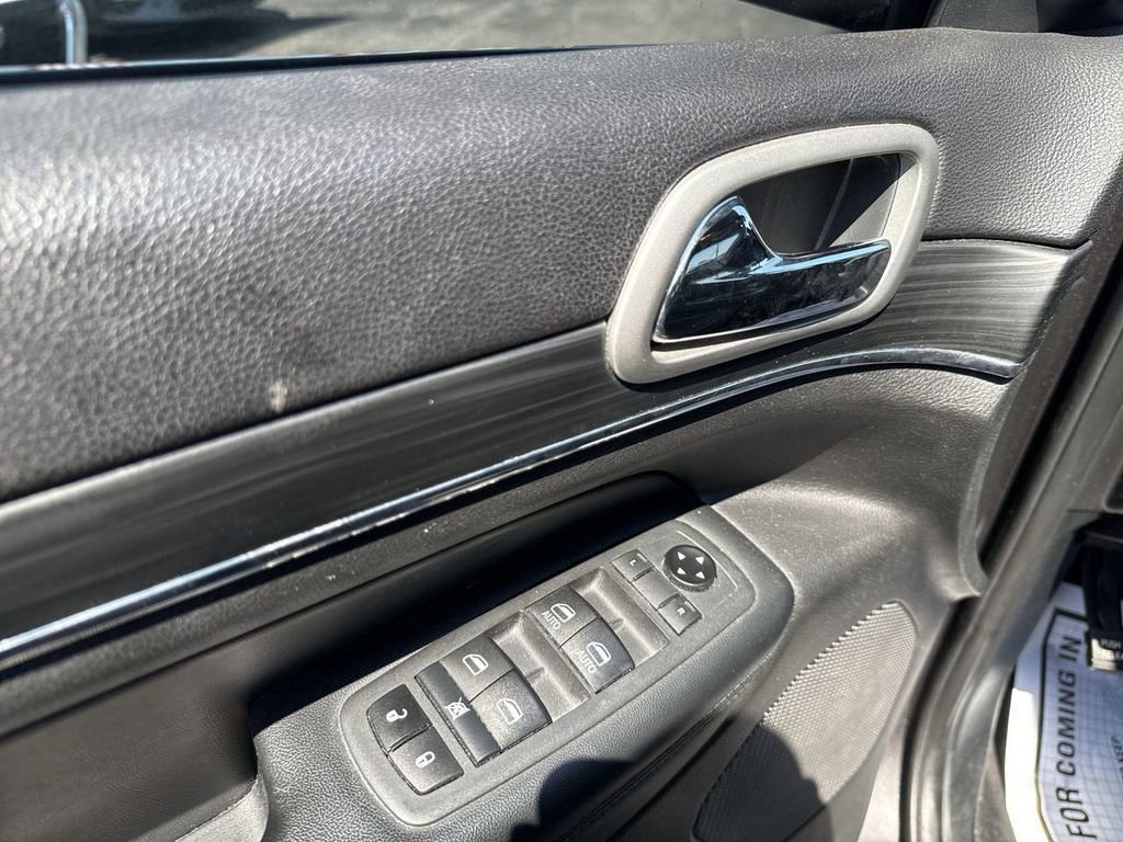 Used 2020 Jeep Grand Cherokee Limited AWD/4WD image 21